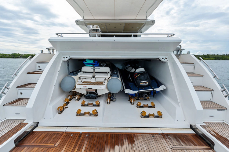 Villaggio Yacht Photos Pics 