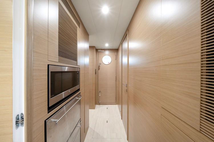 Valiant Yacht Photos Pics 