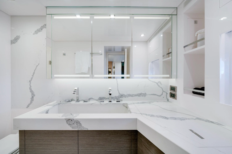 Valiant Yacht Photos Pics 