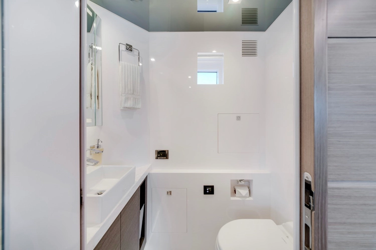 Valiant Yacht Photos Pics 