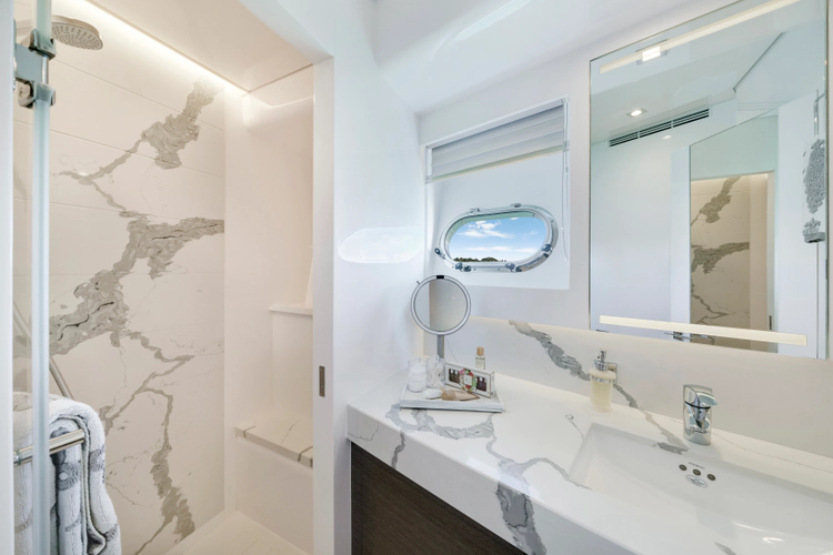 Valiant Yacht Photos Pics 