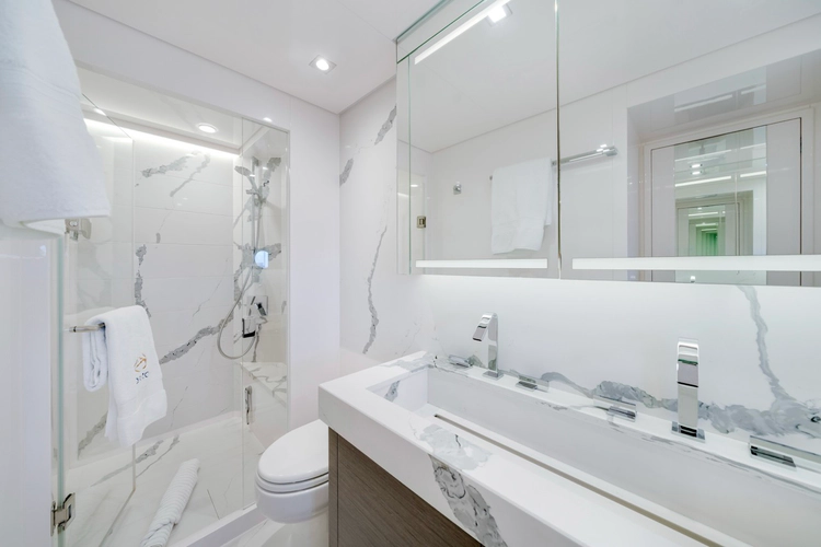 Valiant Yacht Photos Pics 