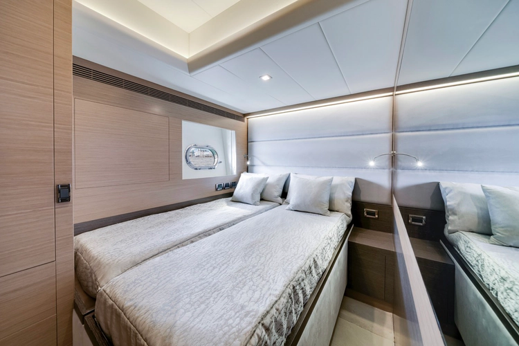 Valiant Yacht Photos Pics 