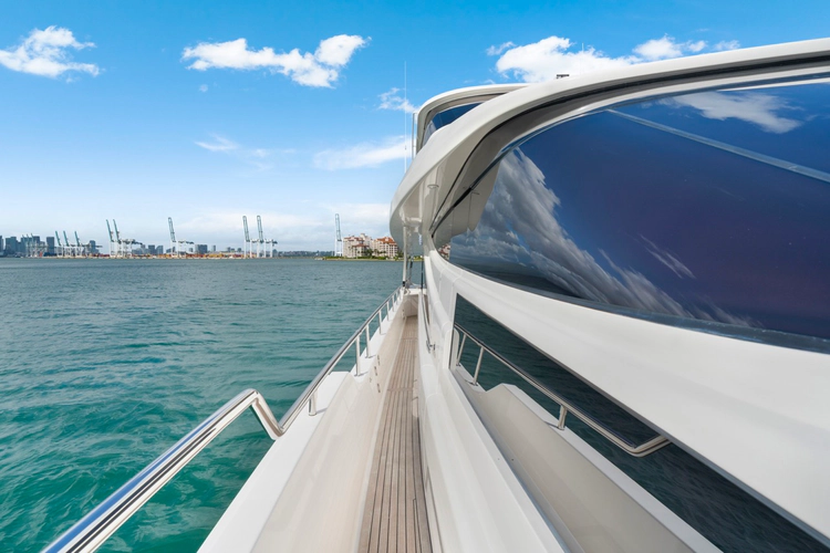 Valiant Yacht Photos Pics 