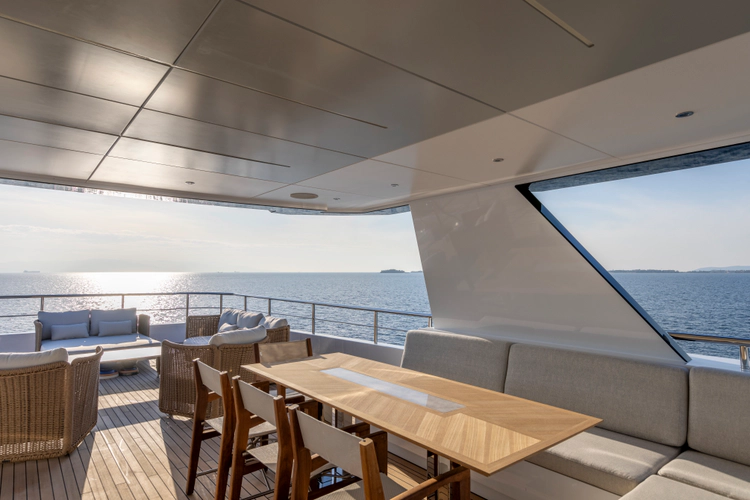 Bee Explorer Yacht Photos Pics 