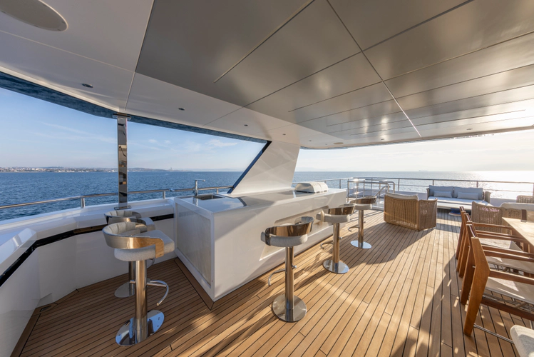 Bee Explorer Yacht Photos Pics 