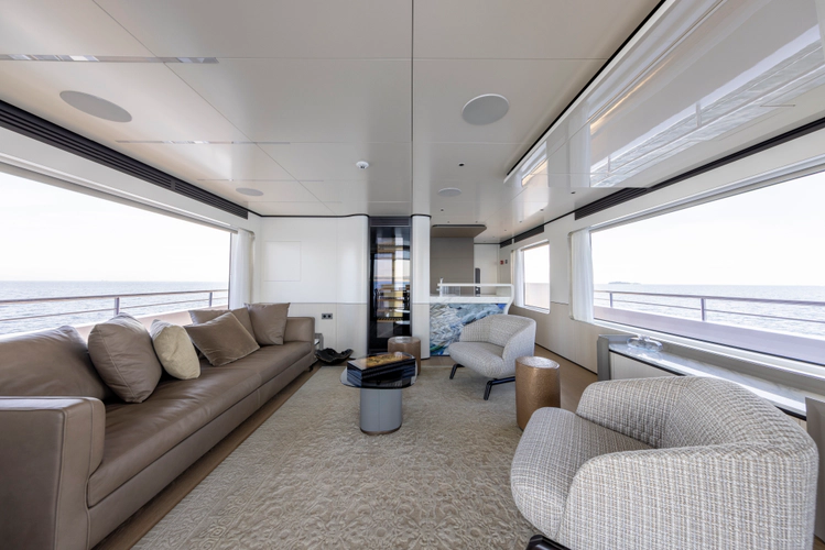 Bee Explorer Yacht Photos Pics 