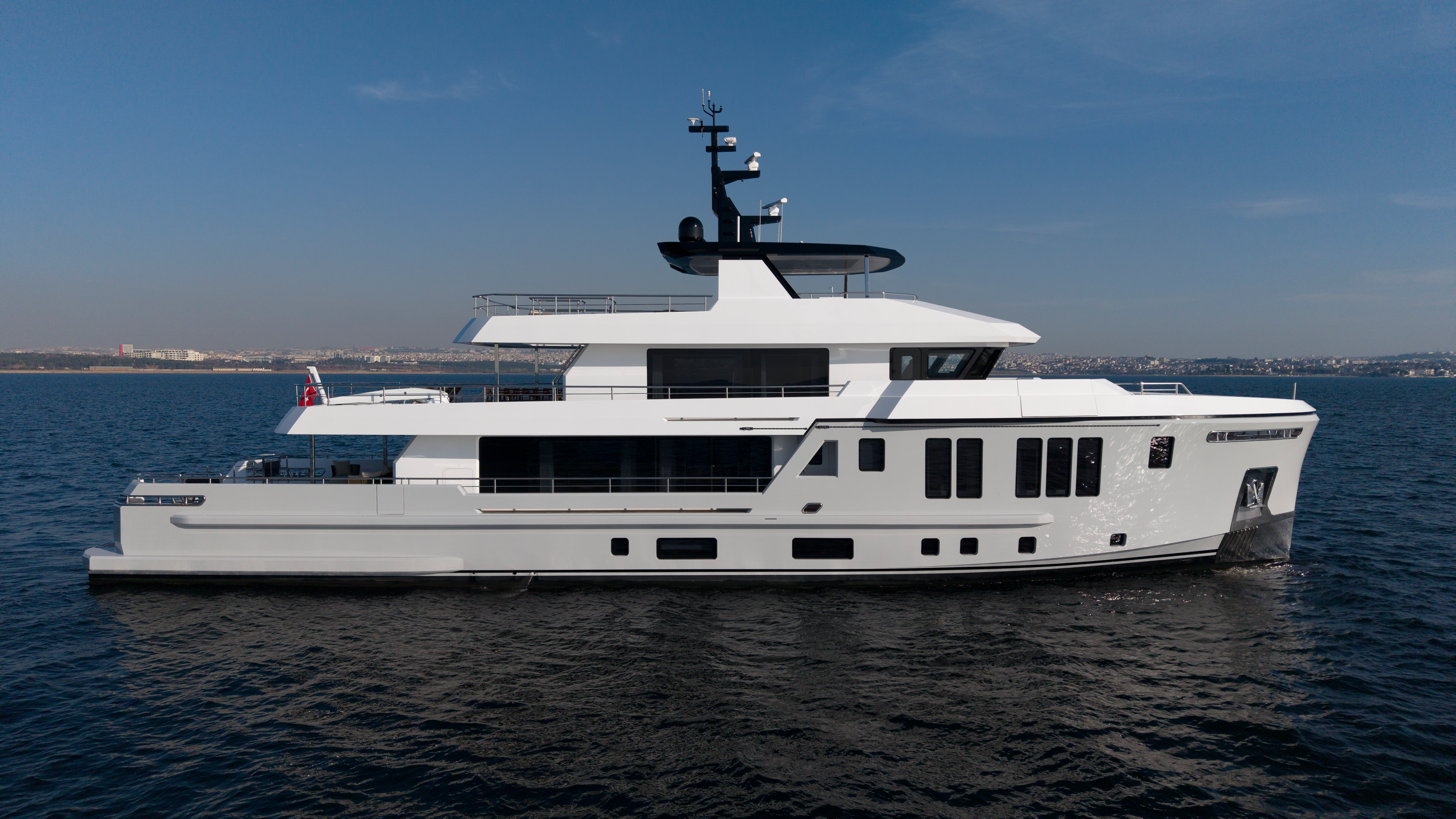 116' Custom 2025