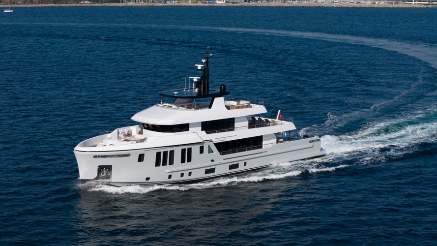 Bee Explorer Yacht Photos Pics 