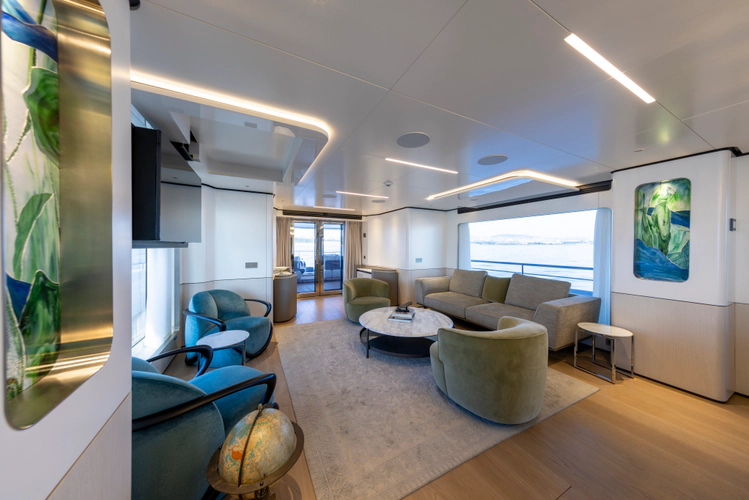 Bee Explorer Yacht Photos Pics 