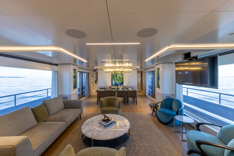 Bee Explorer Yacht Photos Pics 