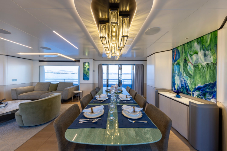 Bee Explorer Yacht Photos Pics 