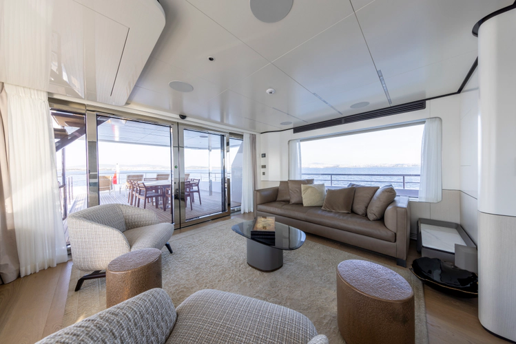 Bee Explorer Yacht Photos Pics 