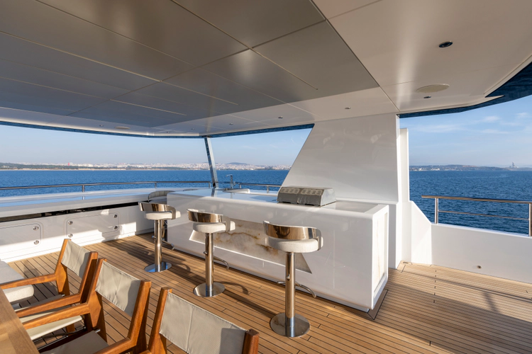 Bee Explorer Yacht Photos Pics 