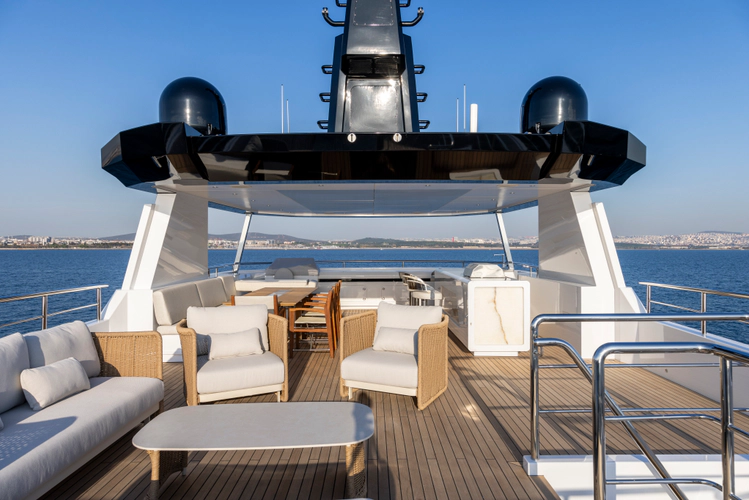 Bee Explorer Yacht Photos Pics 