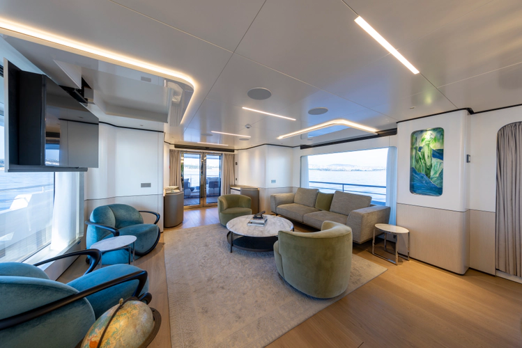 Bee Explorer Yacht Photos Pics 