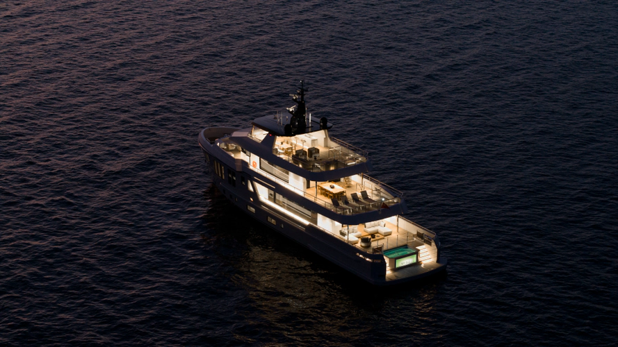 Bee Explorer Yacht Photos Pics 