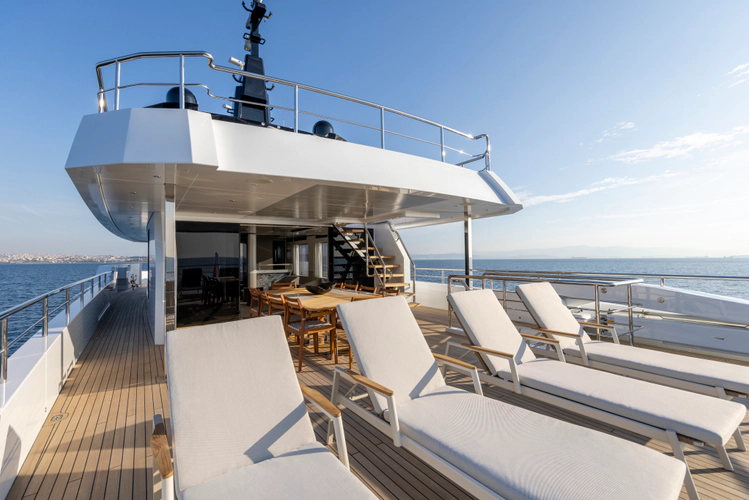 Bee Explorer Yacht Photos Pics 