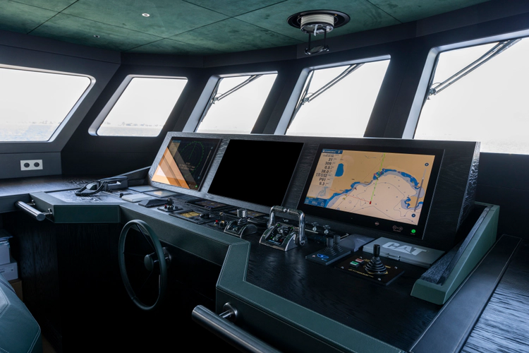 Bee Explorer Yacht Photos Pics 