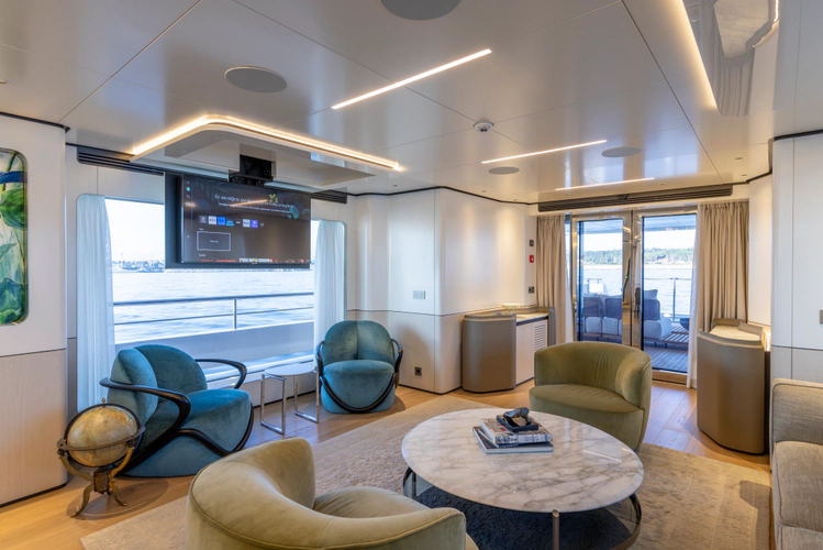 Bee Explorer Yacht Photos Pics 