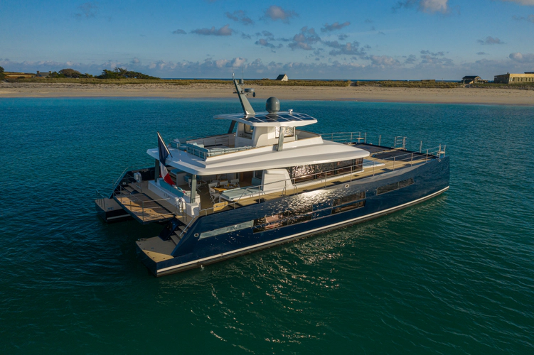 Long Island 78 Yacht Photos Pics 
