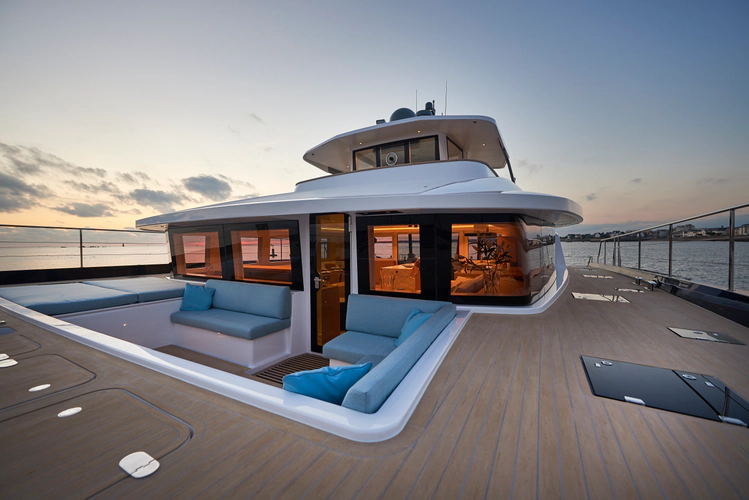 Long Island 78 Yacht Photos Pics 