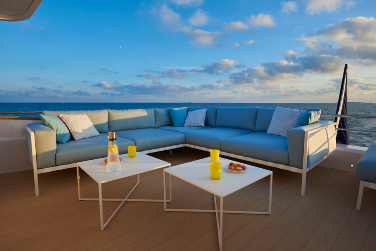 Long Island 78 Yacht Photos Pics 