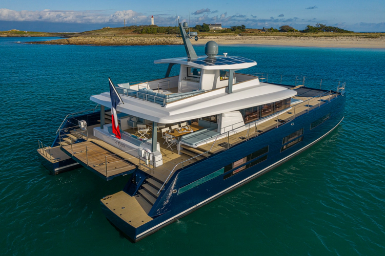 Long Island 78 Yacht Photos Pics 