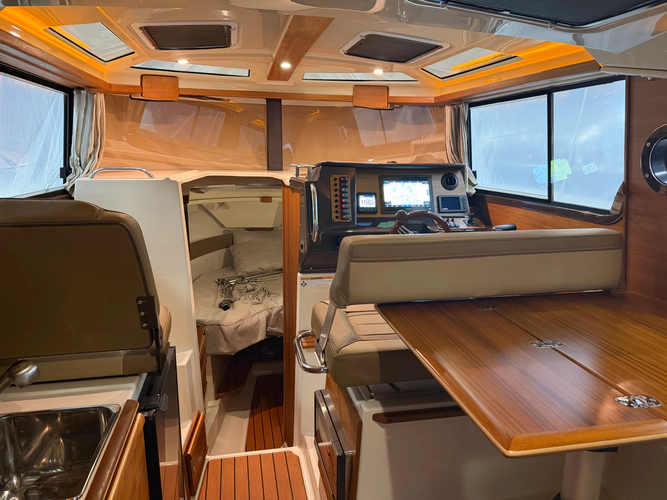 Juni Yacht Photos Pics 