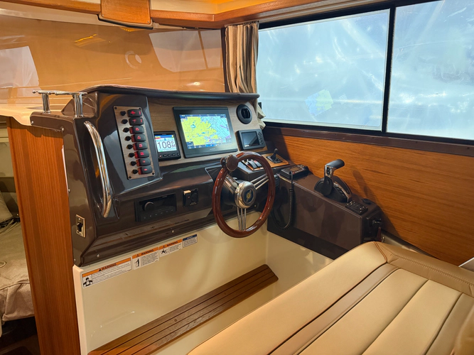 Juni Yacht Photos Pics 