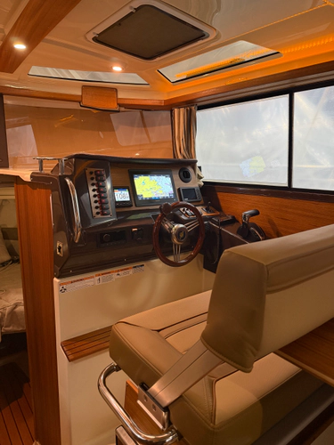 Juni Yacht Photos Pics 