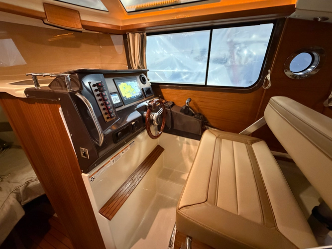 Juni Yacht Photos Pics 