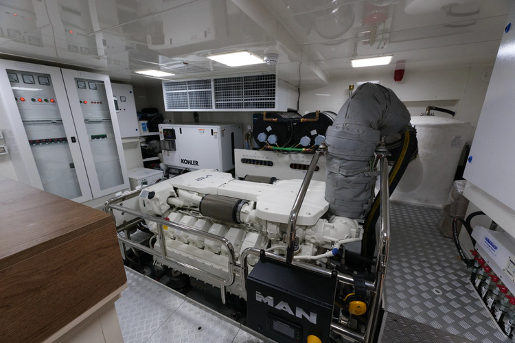 Heliophilia Yacht Photos Pics 