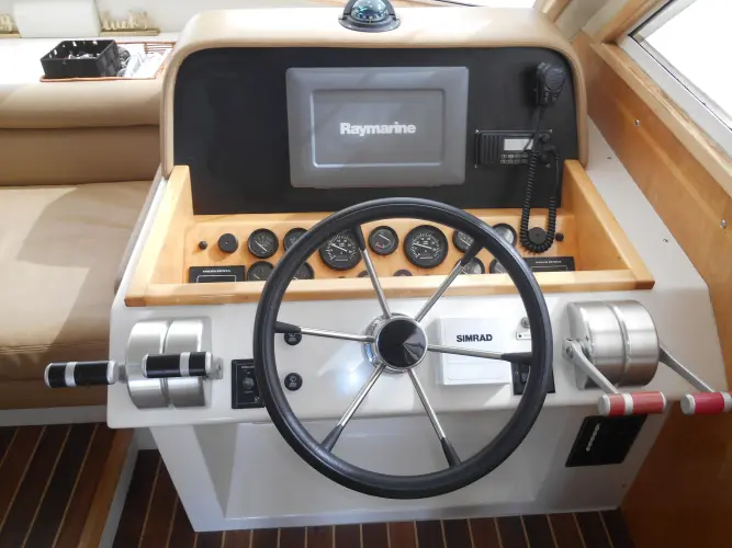 Lucky Yacht Photos Pics 