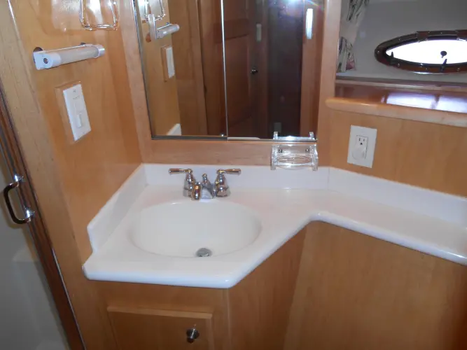 Lucky Yacht Photos Pics 