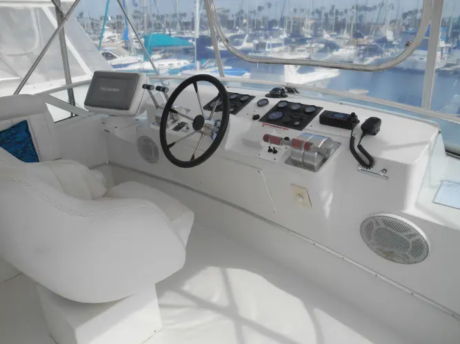 Lucky Yacht Photos Pics 