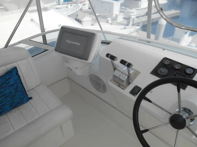 Lucky Yacht Photos Pics 
