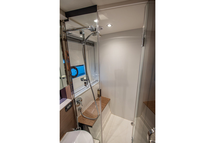 Graysky V Yacht Photos Pics 