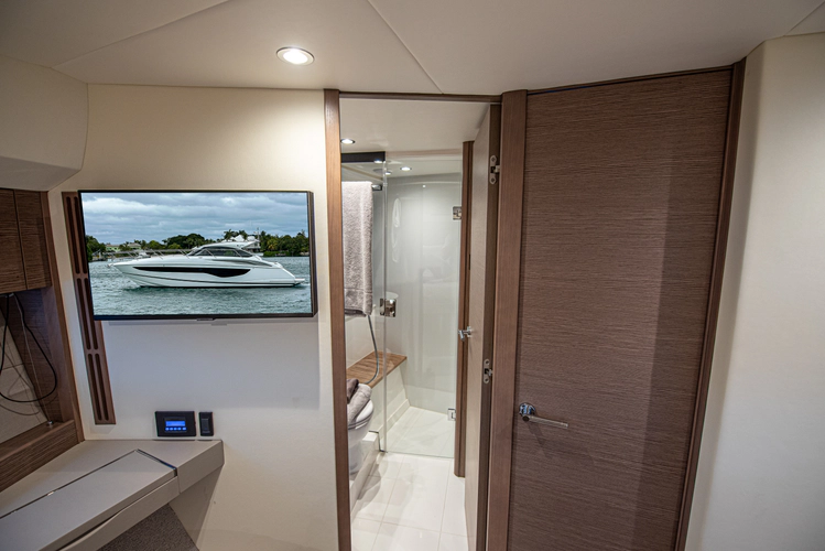 Graysky V Yacht Photos Pics 