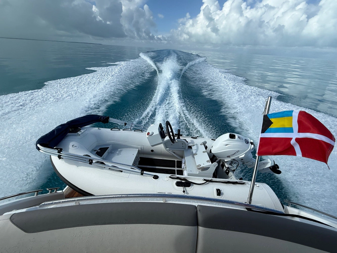 Graysky V Yacht Photos Pics 