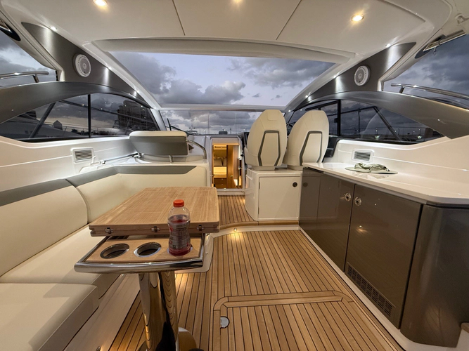 Graysky V Yacht Photos Pics 