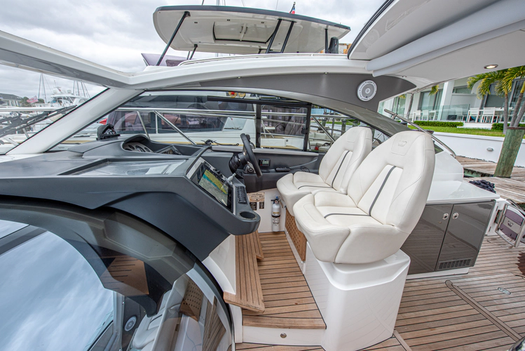 Graysky V Yacht Photos Pics 