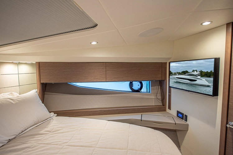 Graysky V Yacht Photos Pics 