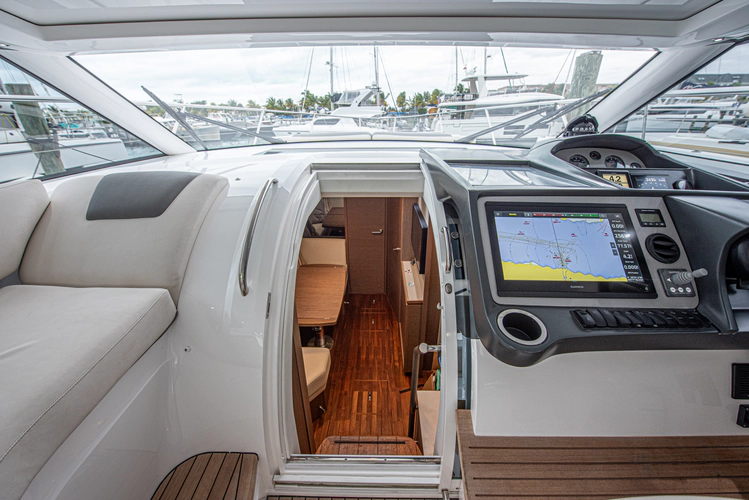 Graysky V Yacht Photos Pics 