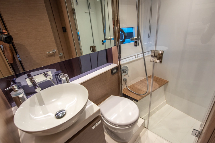 Graysky V Yacht Photos Pics 