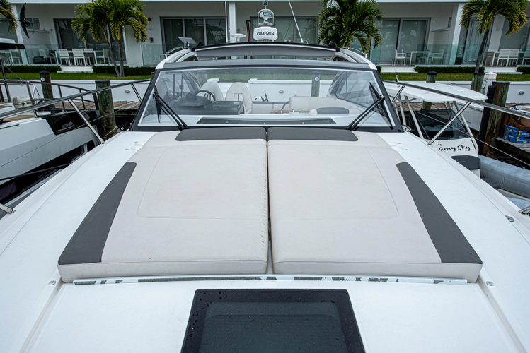 Graysky V Yacht Photos Pics 