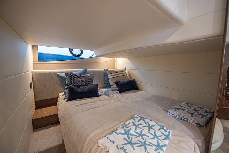 Graysky V Yacht Photos Pics 