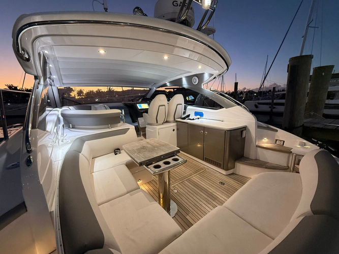 Graysky V Yacht Photos Pics 