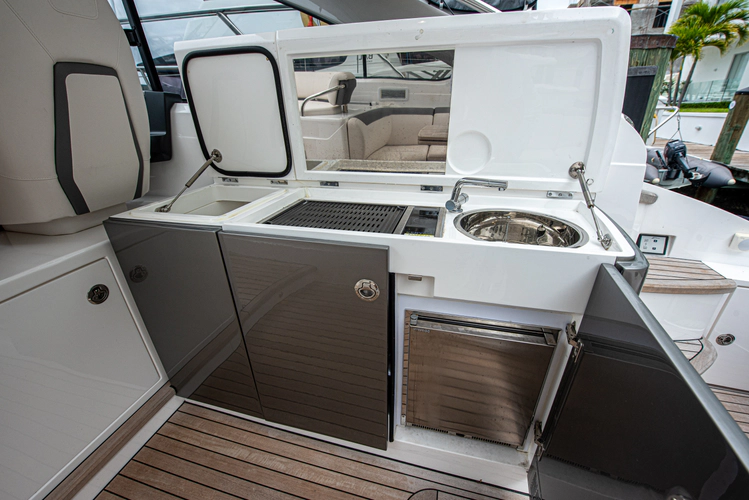 Graysky V Yacht Photos Pics 