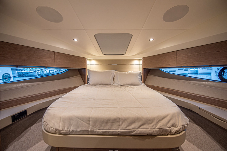 Graysky V Yacht Photos Pics 